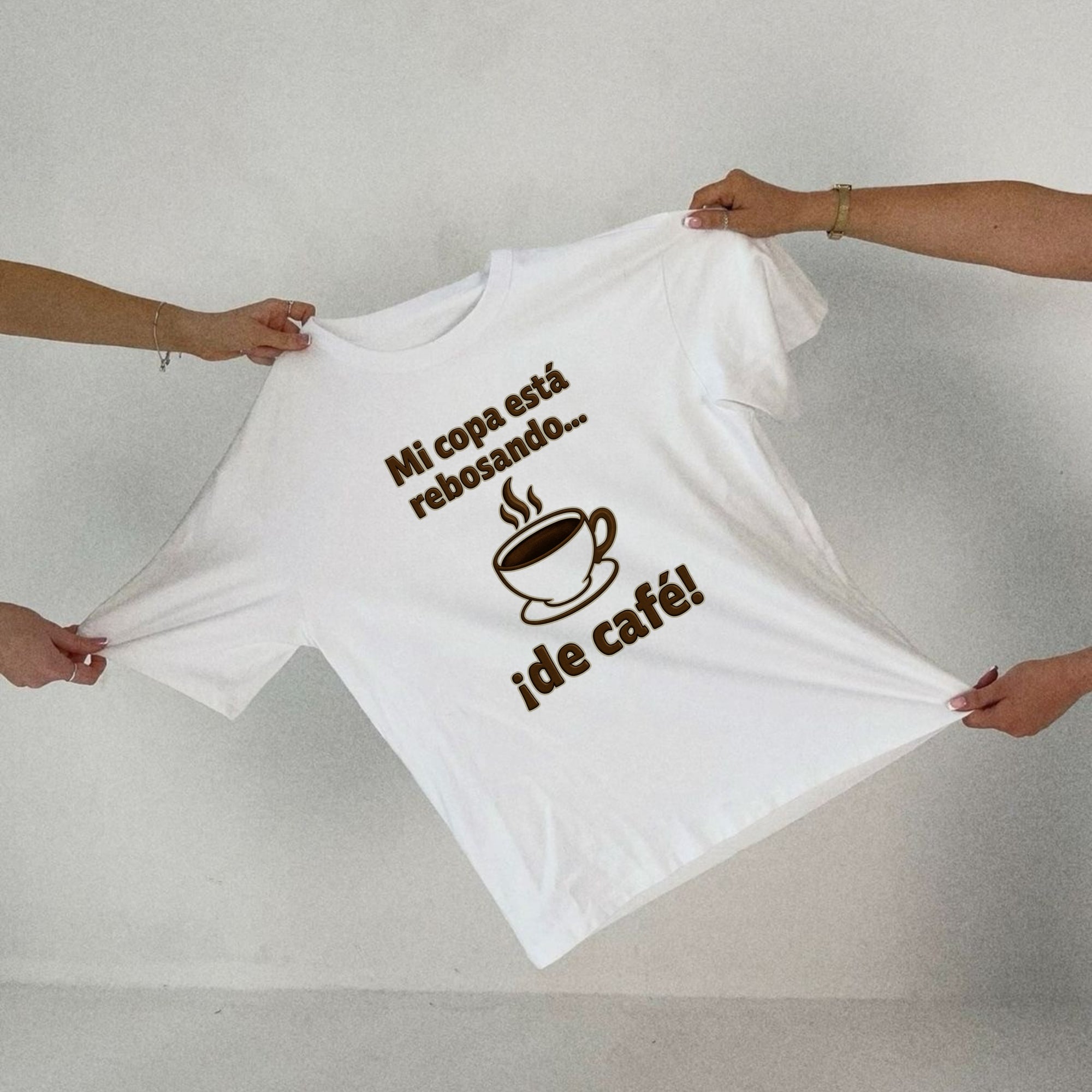 MI COPA ESTA REBOSANDO DE CAFÉ